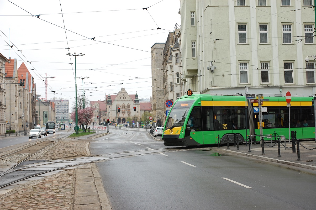 Tramwaj na ulicy Gwarnej - grafika artykułu