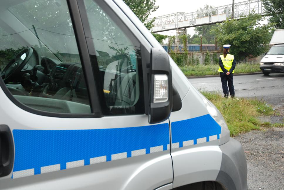 Poznańska policja zostanie wyposażona w Samochód Ekipy Techniki Drogowej i Ekologii (ETDiE). Ze specjalistycznego pojazdu korzystają już funkcjonariusze w innych miastach/fot. KPP Ostrów Wielkopolski - grafika artykułu