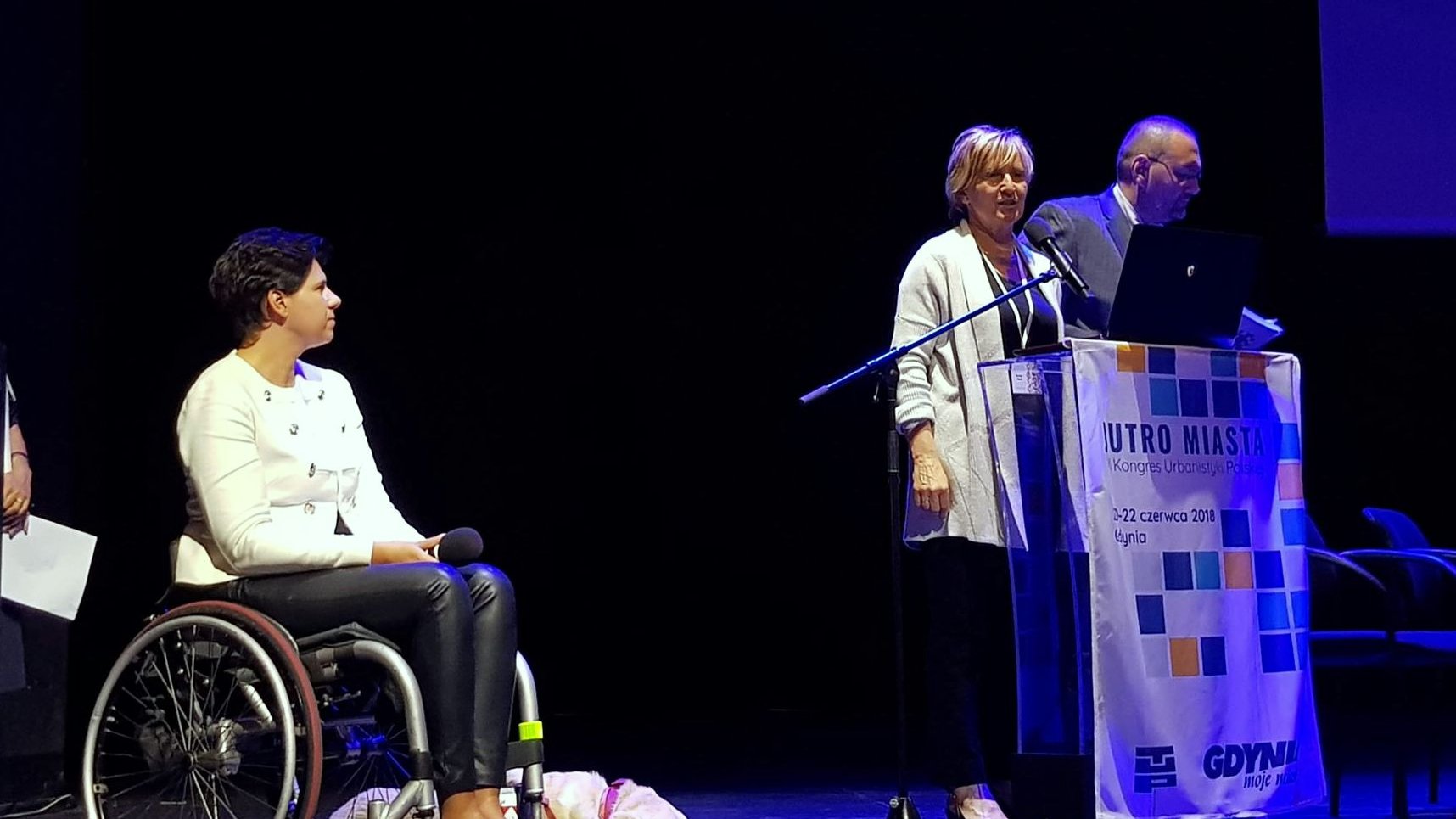 Nagrodę odebrała Dorota Potejko, pełnomocniczka prezydenta miasta ds. osób z niepełnosprawnościami