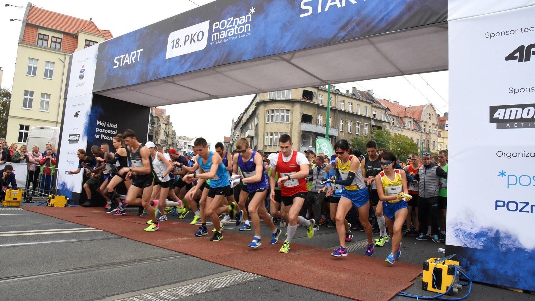 Start zeszłorocznej edycji biegu na 42,195 kilometra