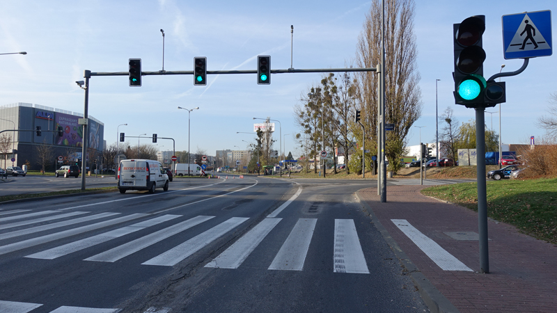 Trwają prace przy wyznaczaniu śluz dla autobusów komunikacji miejskiej na dwóch winogradzkich skrzyżowaniach.