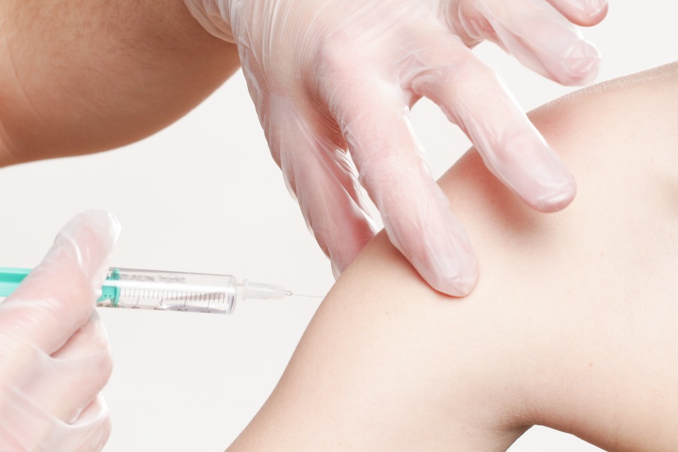 Radni zdecydowali, że jednym z kryteriów przyjęcia do miejskich żłobków będzie wywiązywanie się z obowiązkowych szczepień/ fot. Pixabay - grafika artykułu