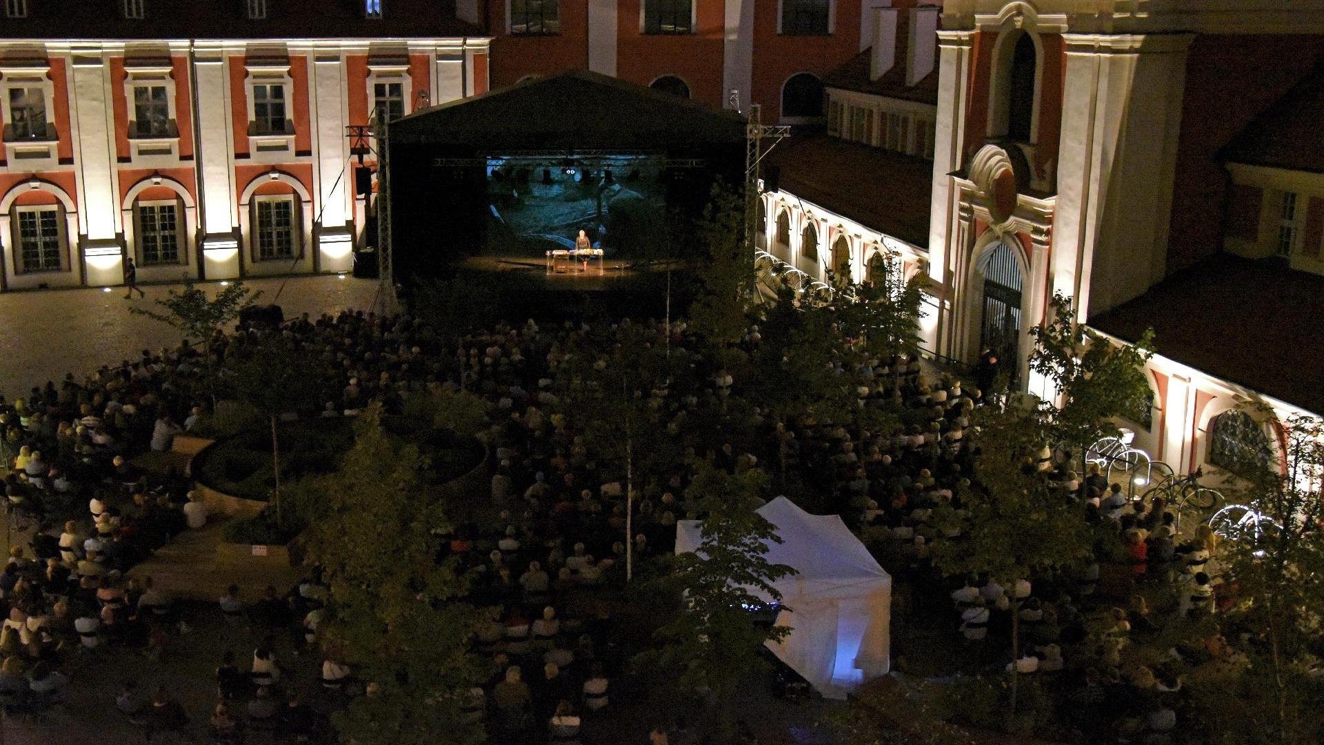 Po raz kolejny Dziedziniec Urzędu Miasta Poznania zamieni się w plenerową scenę teatralną