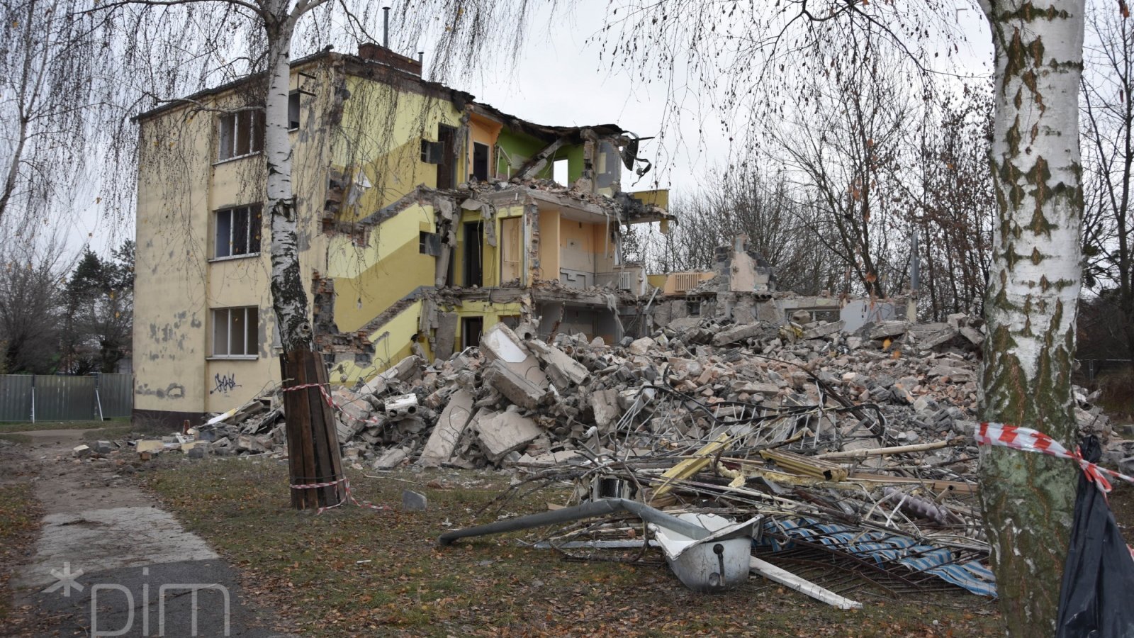 Wyburzenia budynków na trasie tramwaju na Naramowice fot. PIM