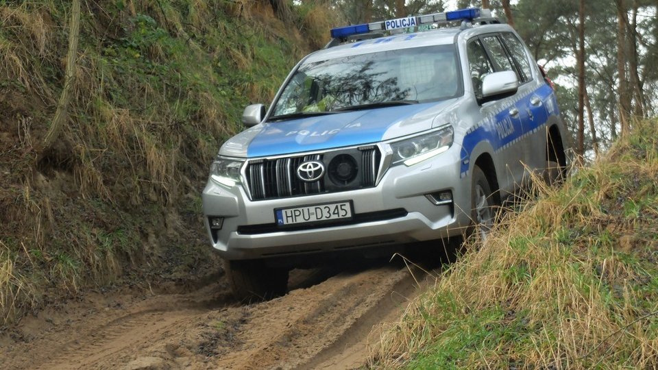 Poznańscy policjanci mają nowe terenówki, fot. Komenda Wojewódzka Policji w Poznaniu.