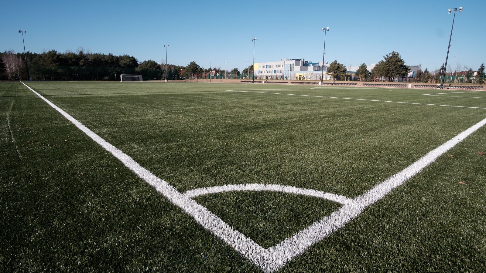 Stadion lekkoatletyczny na Morasku jest już gotowy, fot. Adrian Wykrota.