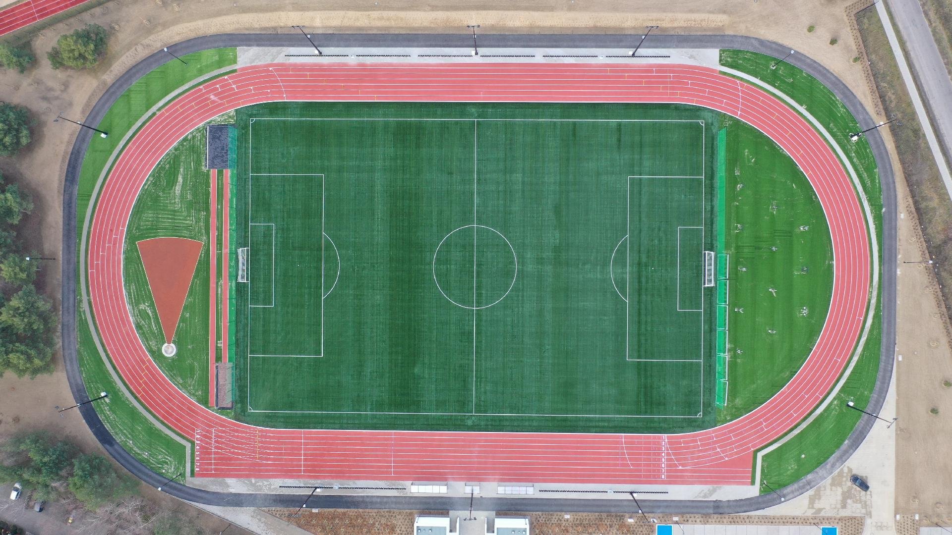 Stadion lekkoatletyczny na Morasku jest już gotowy, fot. Krzysztof Duda.