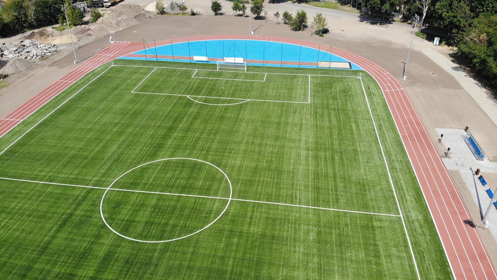 Zdjęcia przedstawia nowy stadion na Golęcinie widziany z góry