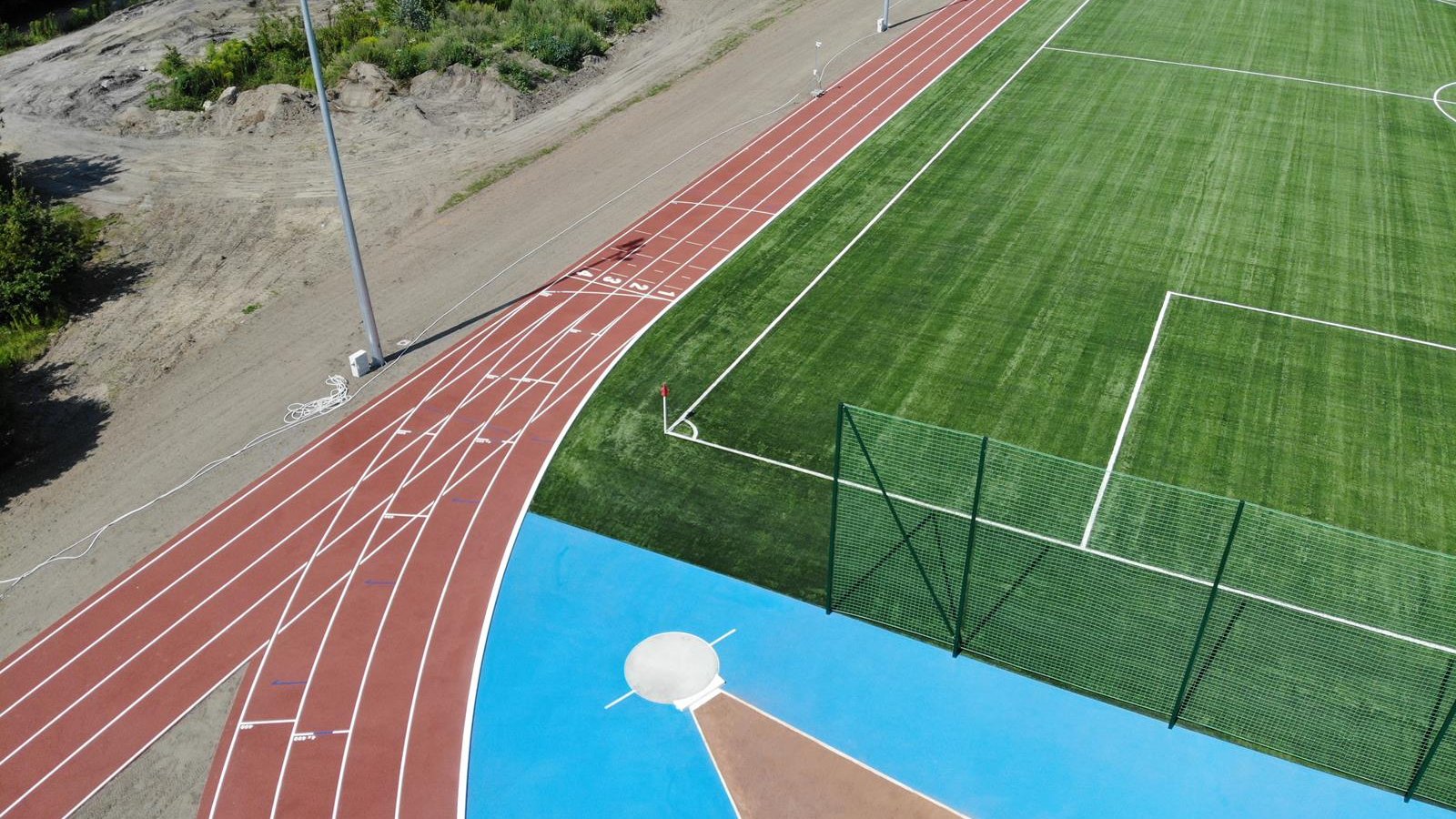 Zdjęcia przedstawia nowy stadion na Golęcinie widziany z góry