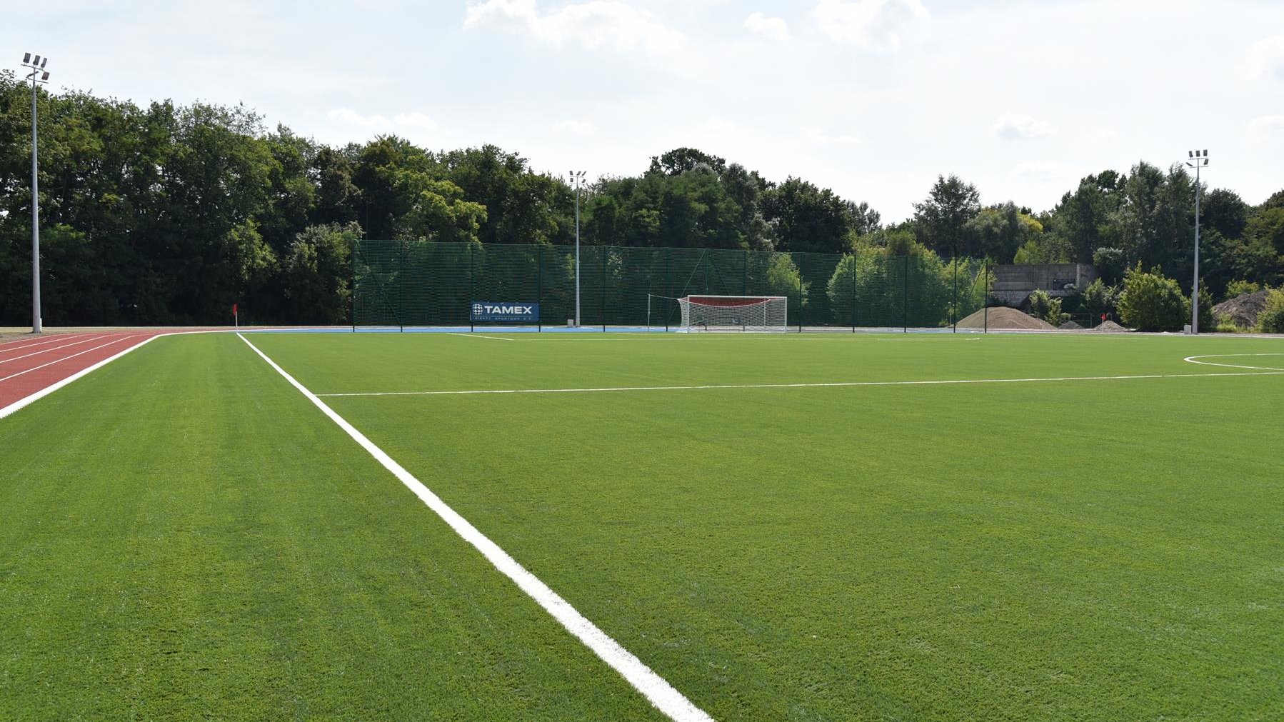 Zdjęcia przedstawia nowy stadion na Golęcinie