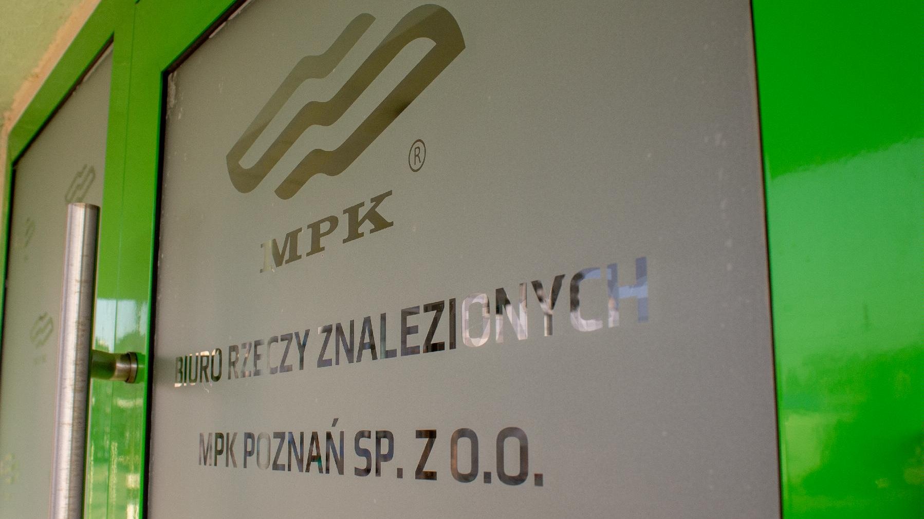 Drzwi Biura Rzeczy Znalezionych MPK Poznań