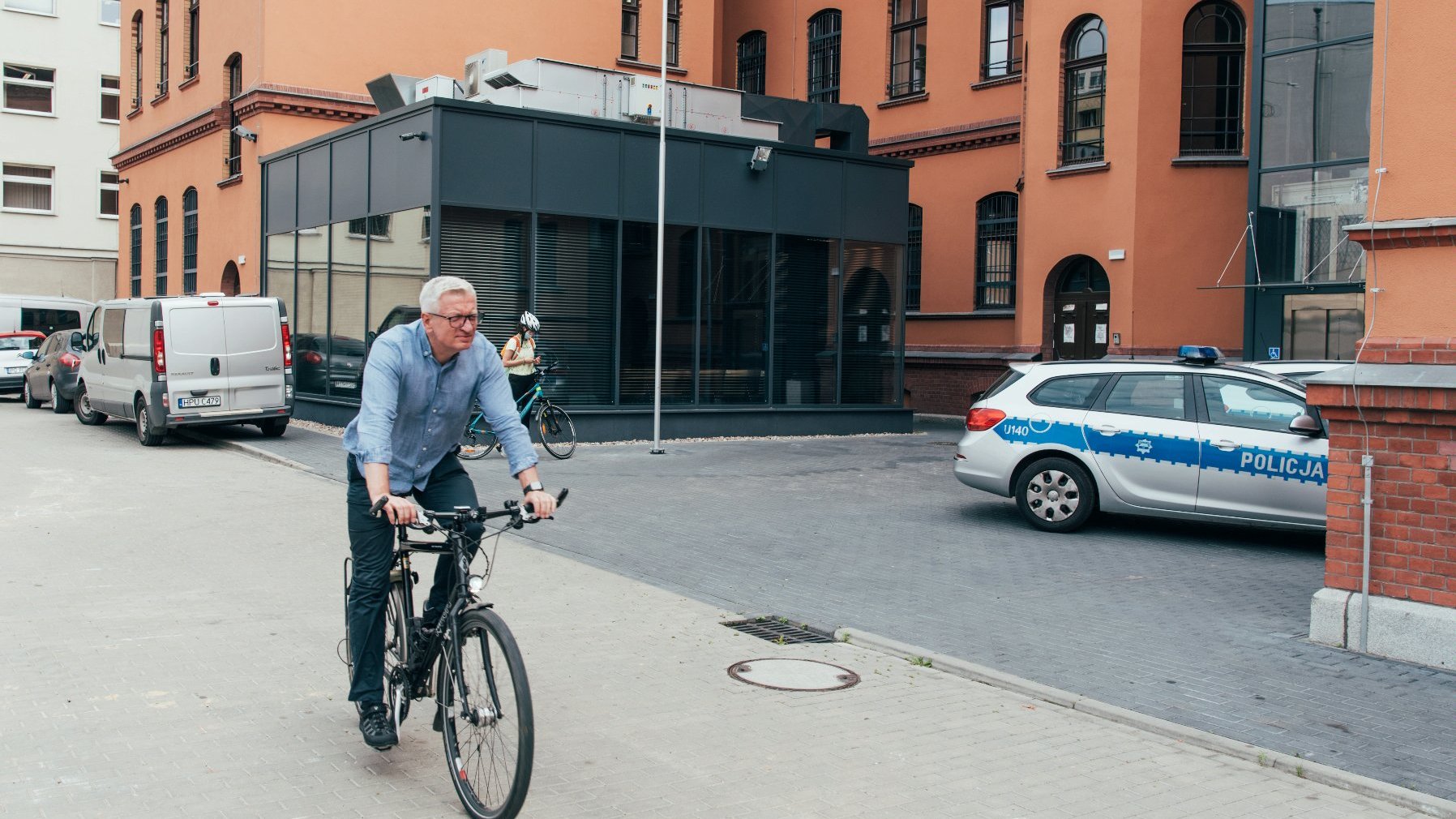 Galeria zdjęć przedstawia znakowanie roweru.