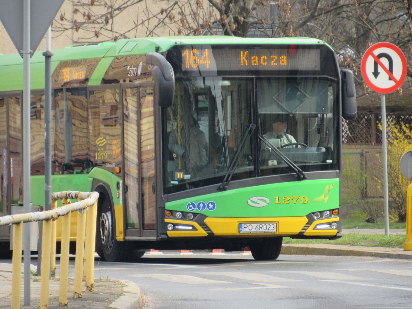 Autobus linii 164 - grafika artykułu