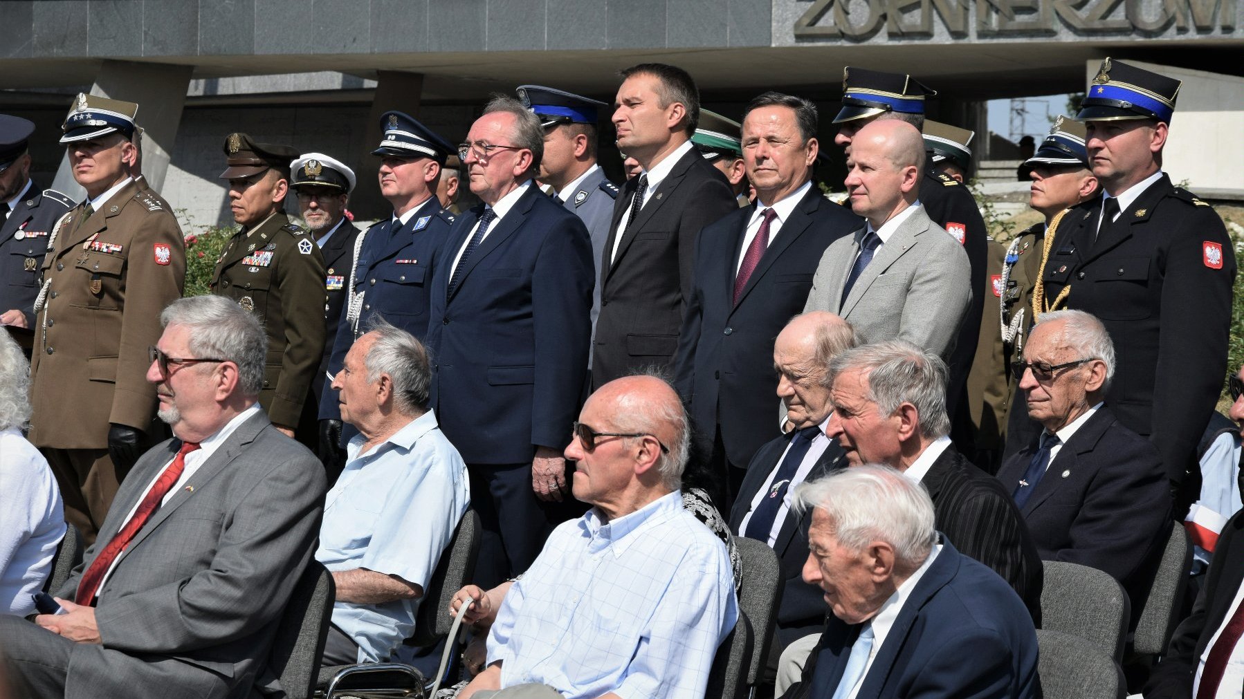 Galeria zdjęć przedstawia poznańskie obchody Święta Wojska Polskiego.