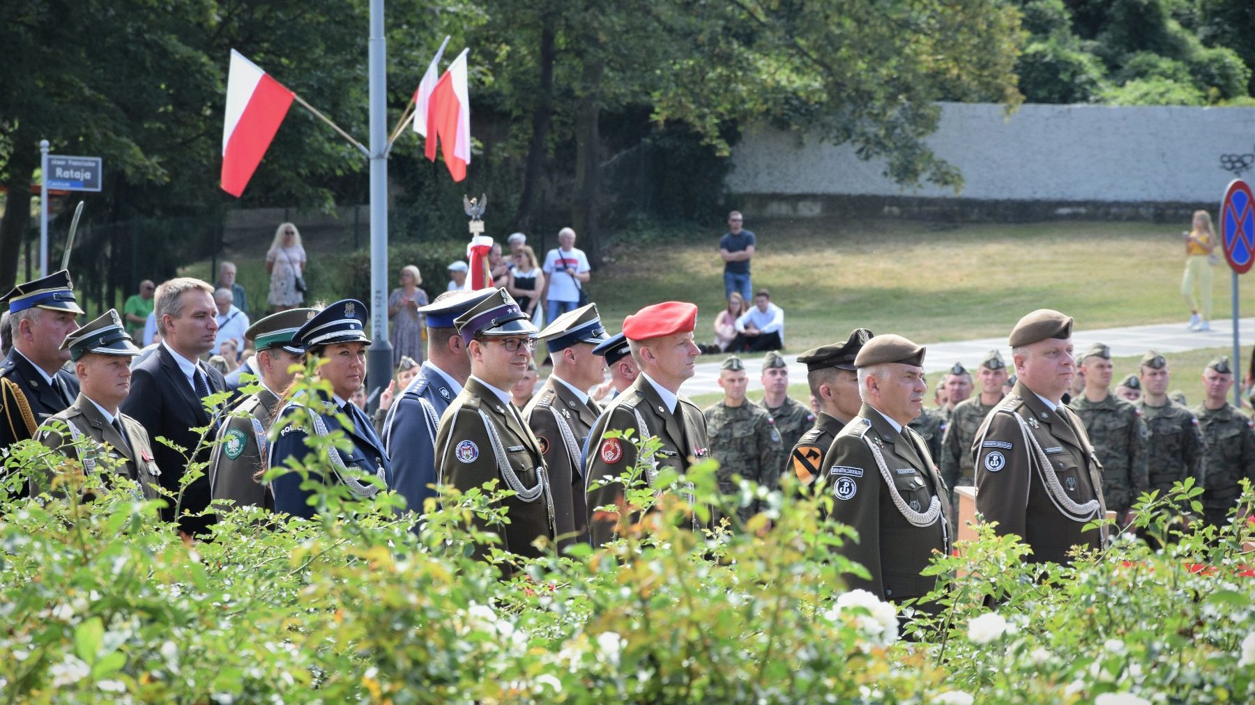 Galeria zdjęć przedstawia poznańskie obchody Święta Wojska Polskiego.