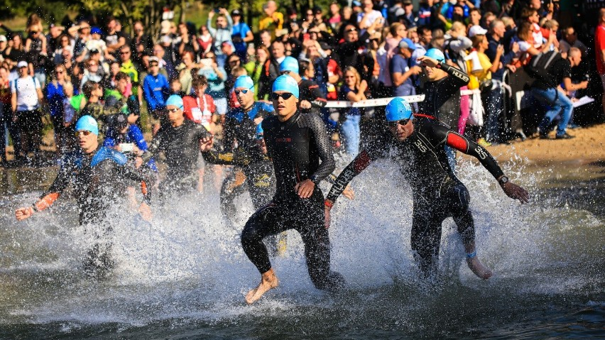 Galeria zdjęć przedstawia zawodników Ironman Poznań 70.3.