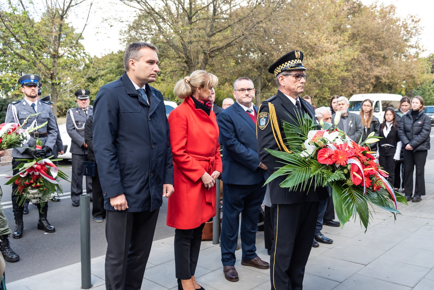 Galeria zdjęć przedstawia obchody Dnia Hołdu i Pamięci Ofiar Reżimu Komunistycznego. - grafika artykułu