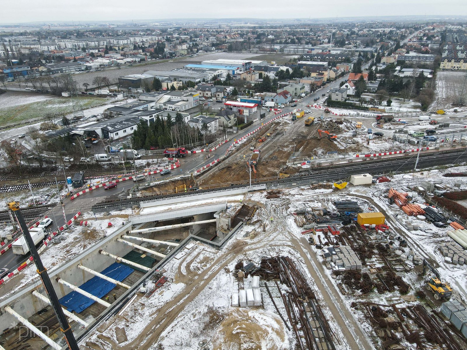 Zdjęcie przedstawia plac budowy z loty ptaka. - grafika artykułu