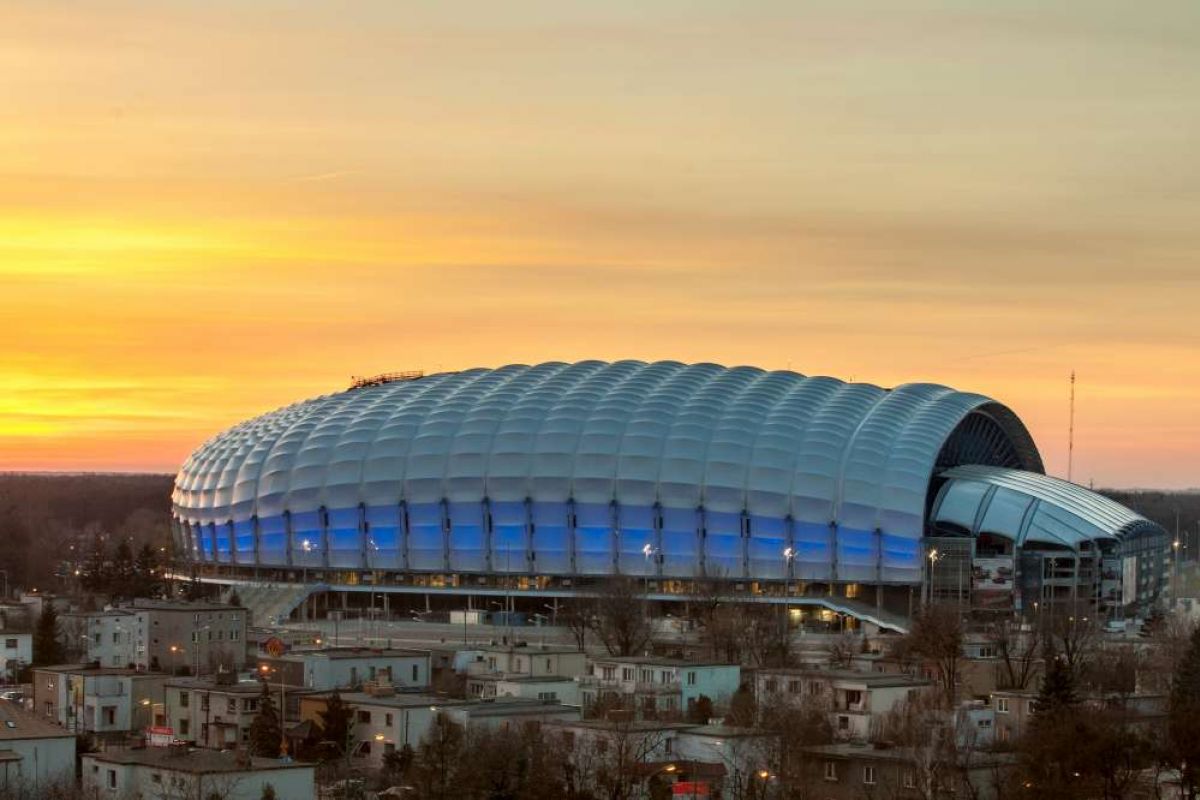 Stadion miejski przy ul. Bułgarskiej z lotu ptaka. - grafika artykułu