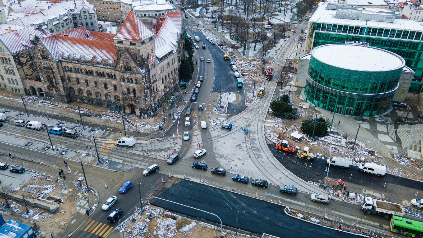 Widok na skrzyżowanie ul. Św. Marcin z al. Niepodległości i ul. Towarową