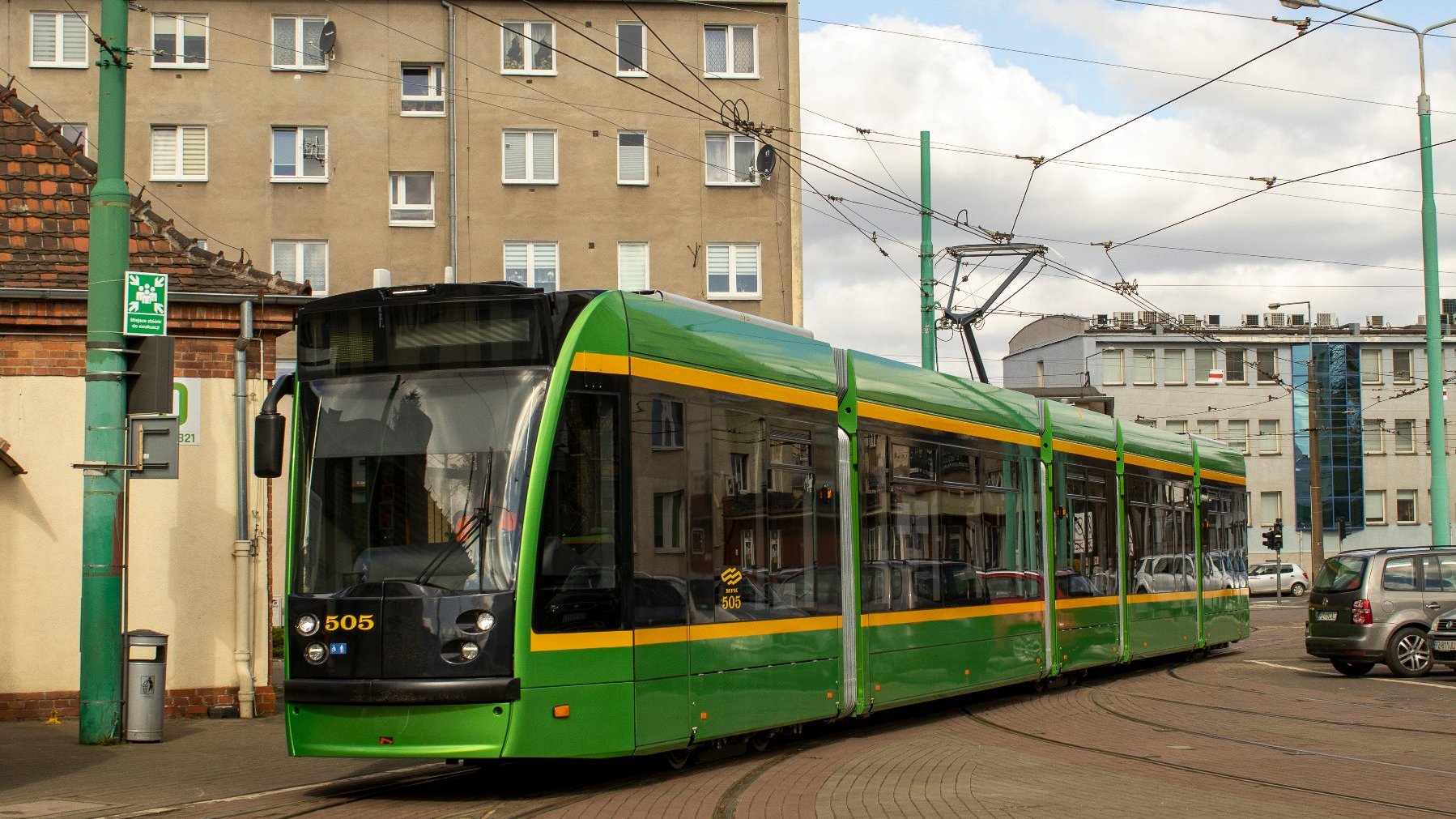 Galeria zdjęć tramwaju Siemens Combino z panelami fotowoltaiczne