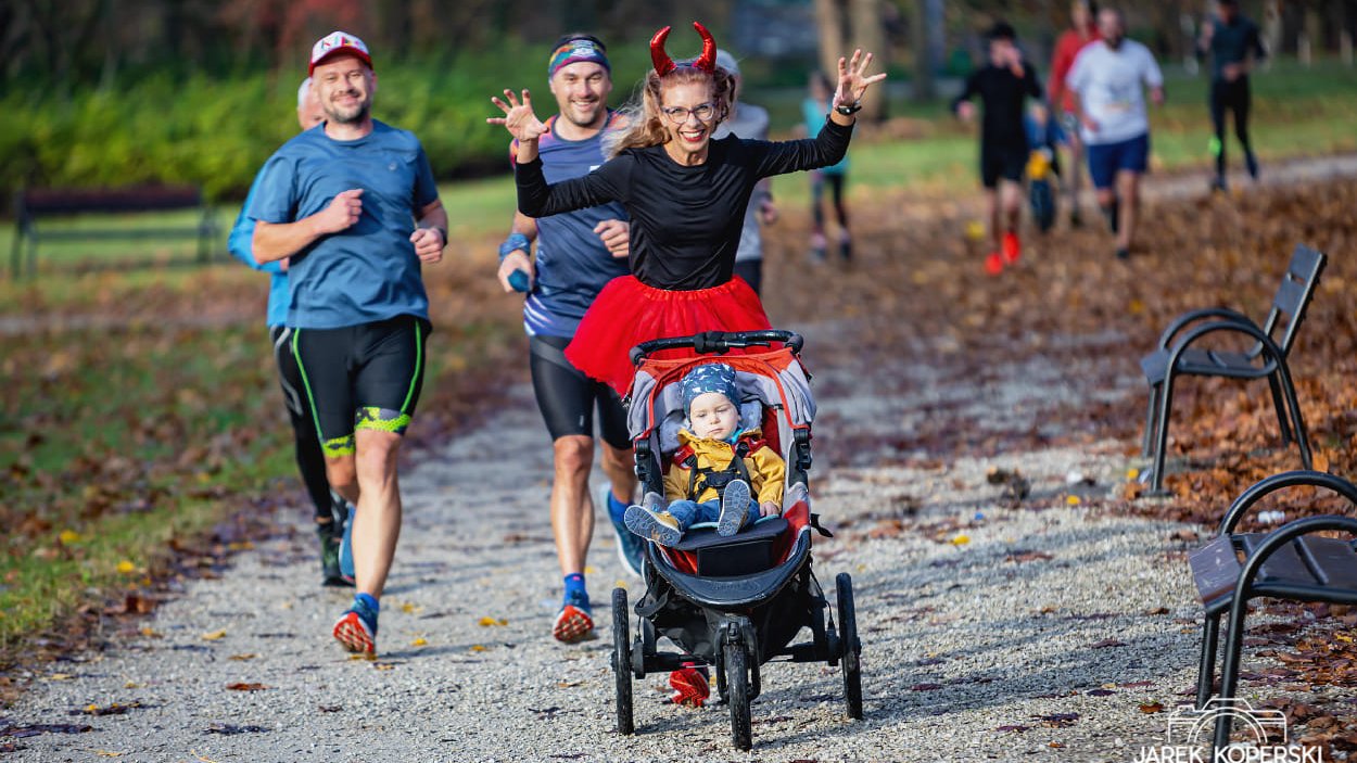 Zdjęcie z parkrunu odbywającego się na Cytadeli