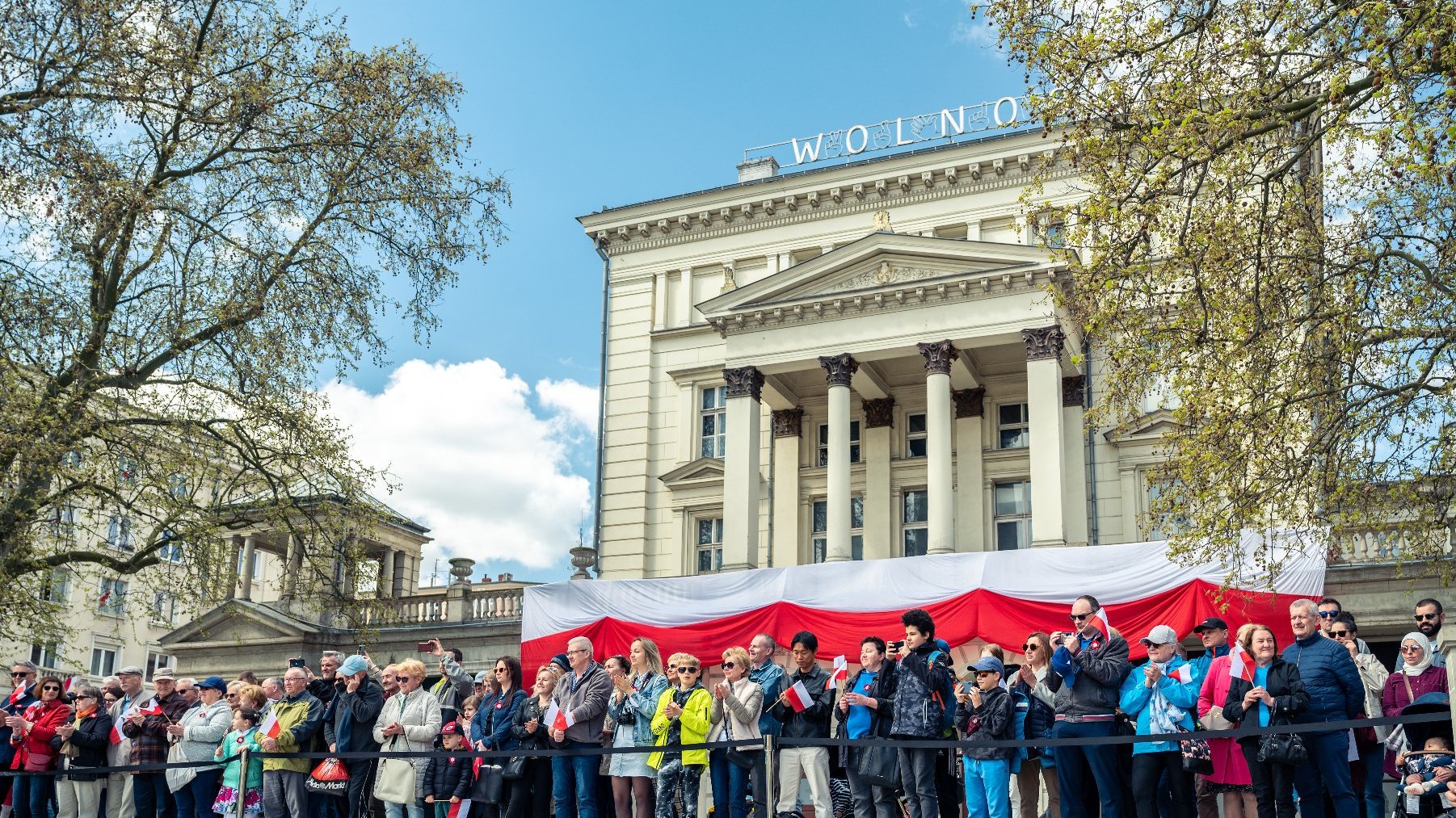 Galeria zdjęć przedstawia obchody Święta Konstytucji 3 Maja w Poznaniu.