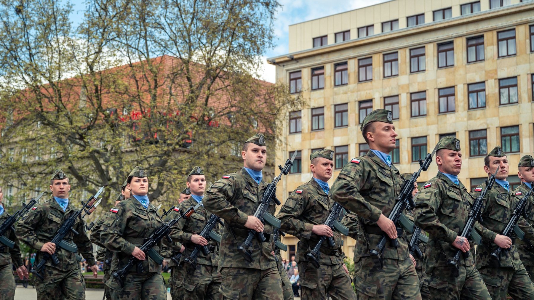 Galeria zdjęć przedstawia obchody Święta Konstytucji 3 Maja w Poznaniu.