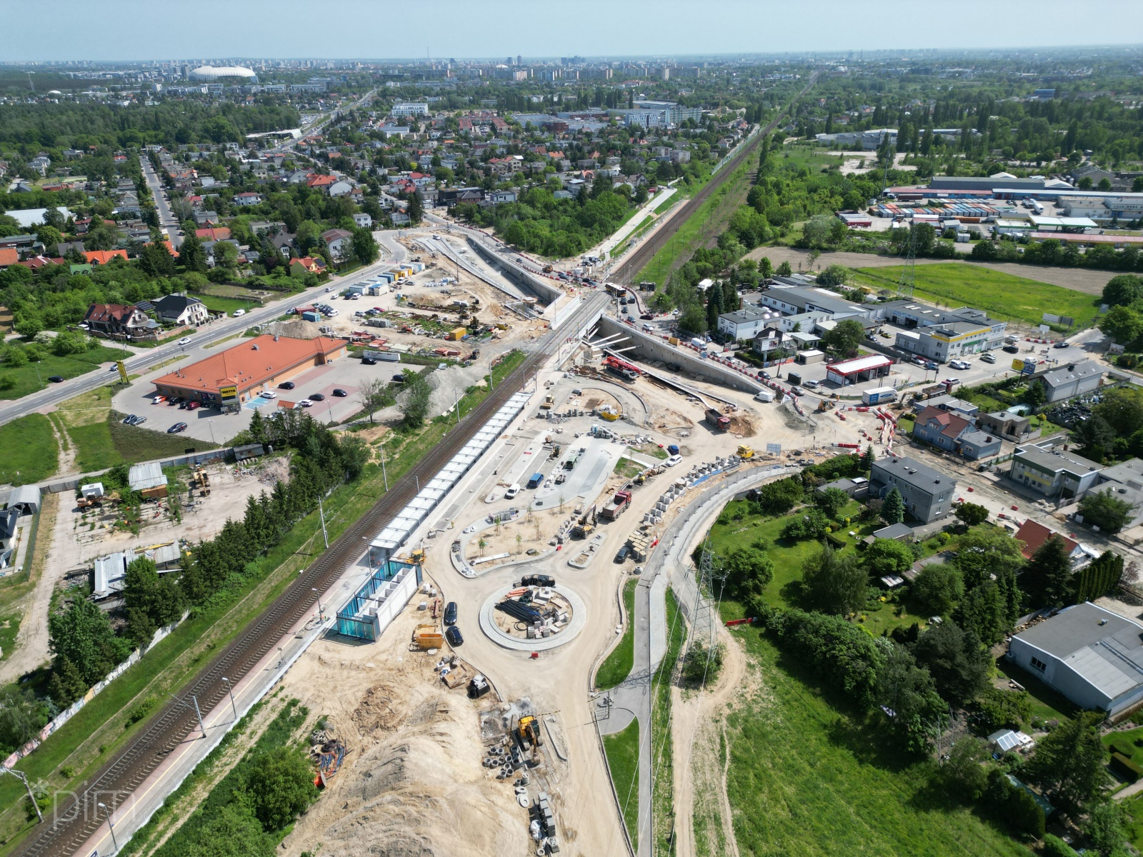 Widok na budowany węzeł Grunwaldzka i tunel pod torami kolejowymi - grafika artykułu