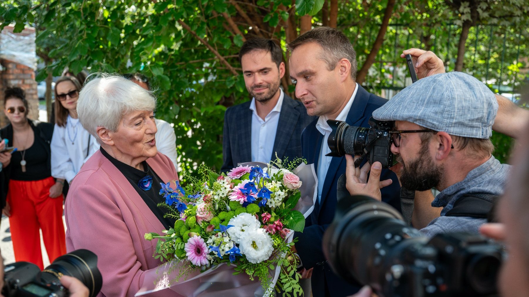 Galeria zdjęć z konferencji prasowej przed muralem jeżycjady