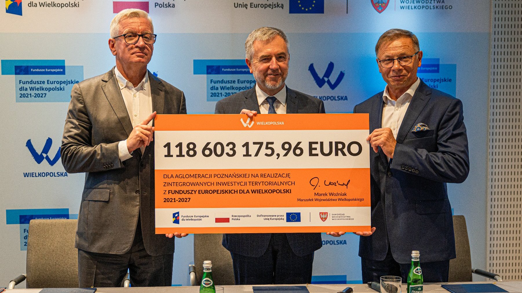Galeria zdjęć z podpisania porozumień dotyczących dofinansowania z funduszy europejskich
