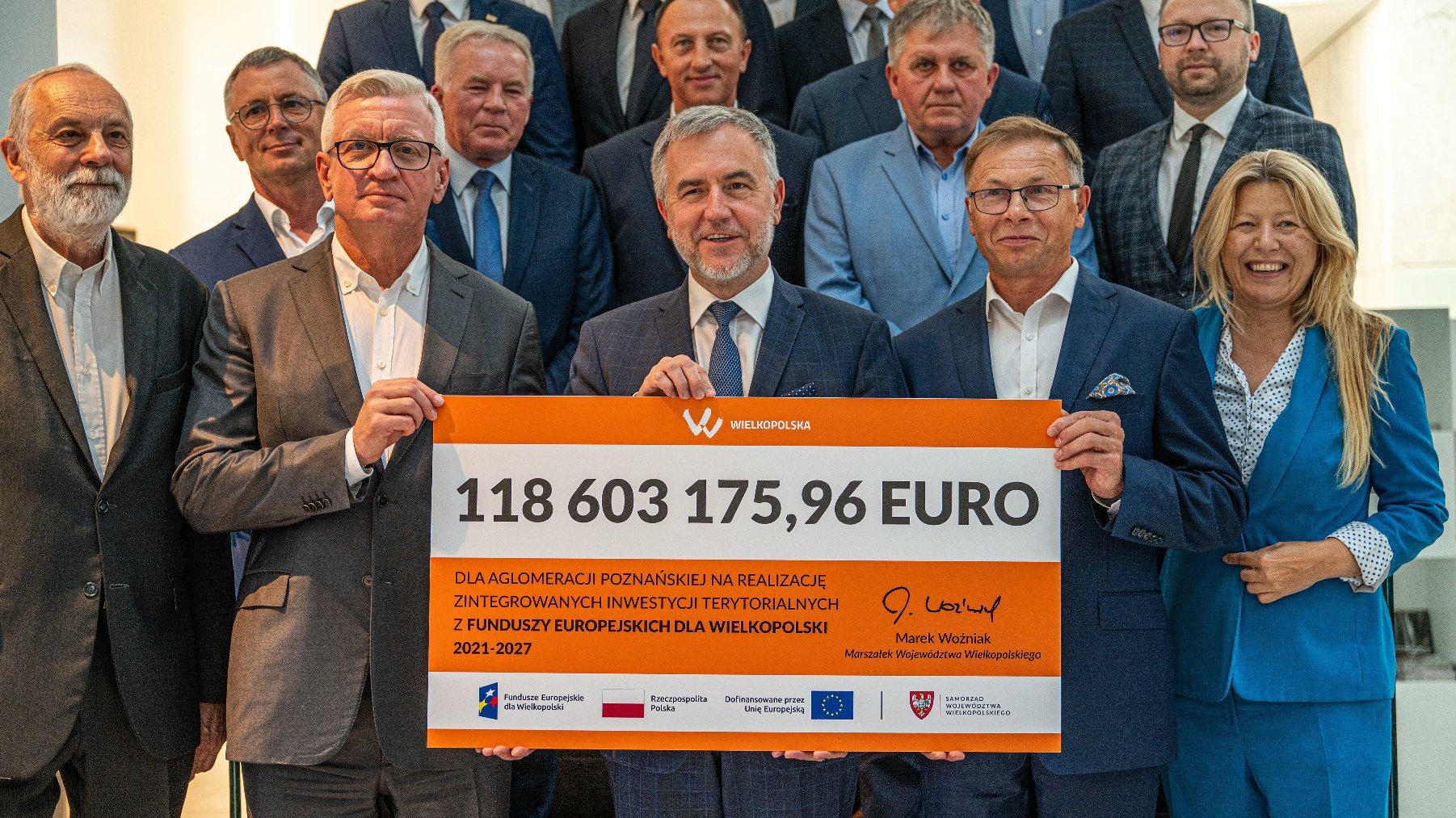 Galeria zdjęć z podpisania porozumień dotyczących dofinansowania z funduszy europejskich