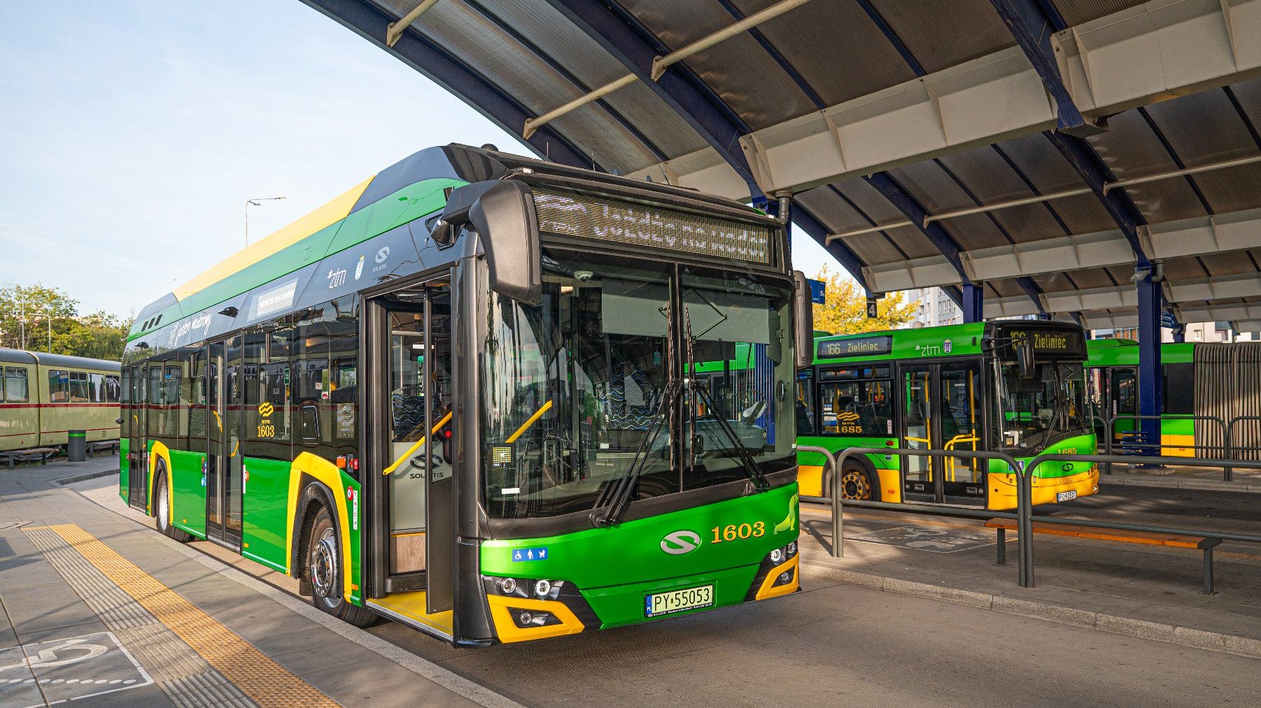 Galeria zdjęć z briefingu i prezentacji pierwszych autobusów wodorowych w Poznaniu