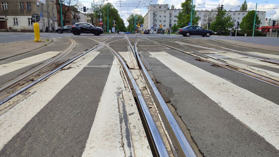 Torowisko na skrzyżowaniu ulic Hetmańskiej i Głogowskiej - grafika artykułu