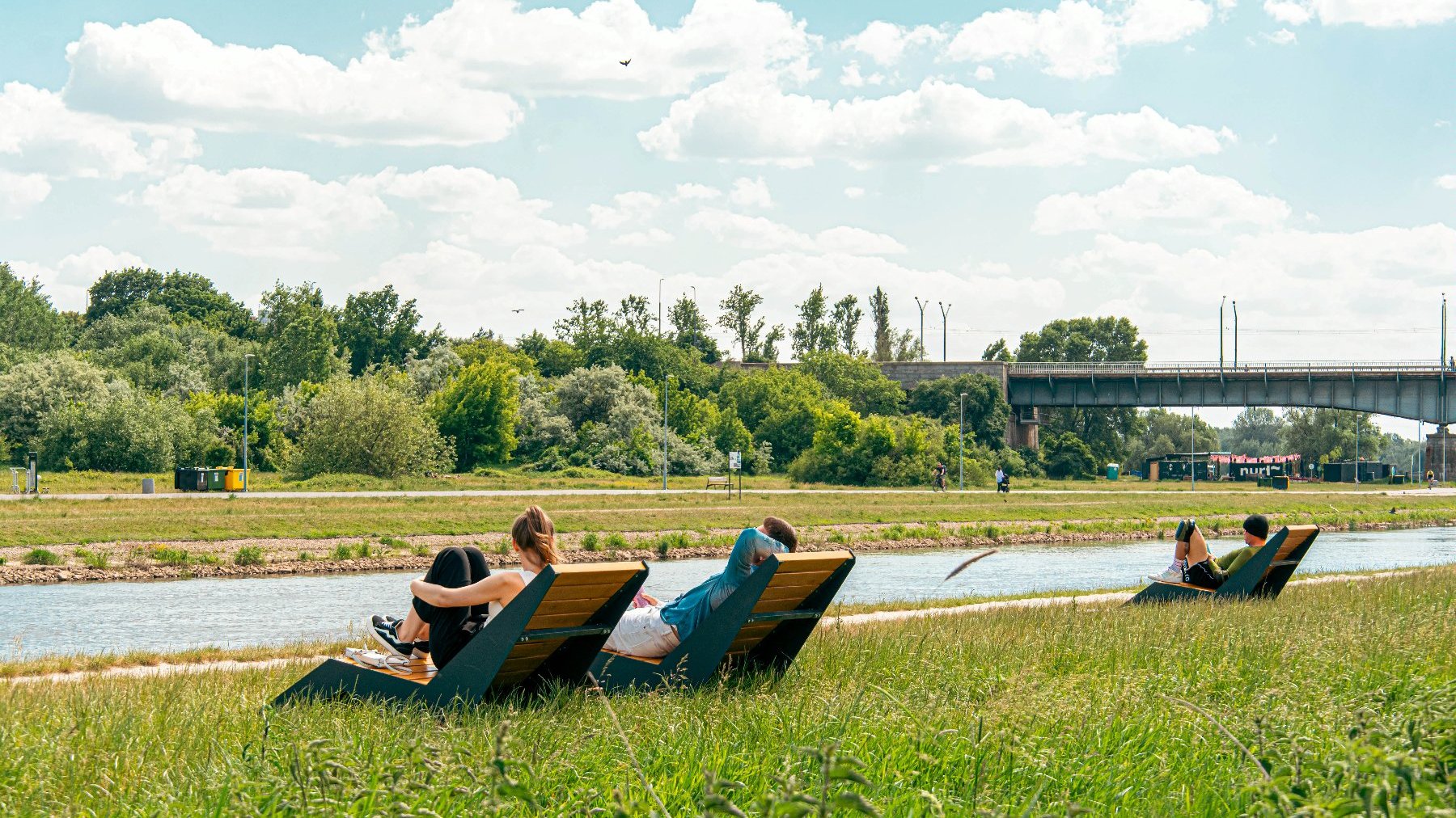 Nad Wartą na leżaku