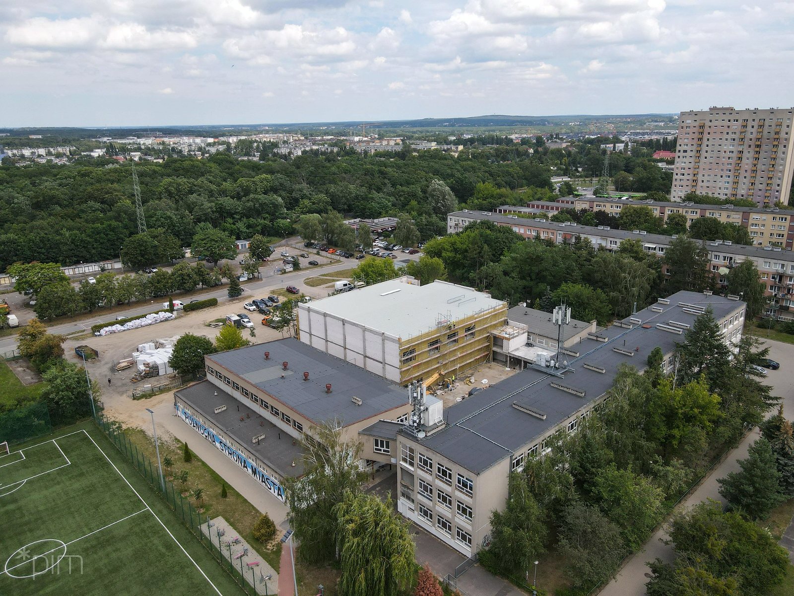 Galeria zdjęć z budowy hali sportowej przy szkole na Winogradach - grafika artykułu
