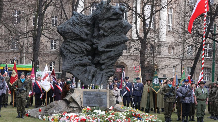 Pomnik Ofiar Katynia i Sybiru, źródło: www.ipn.gov.pl