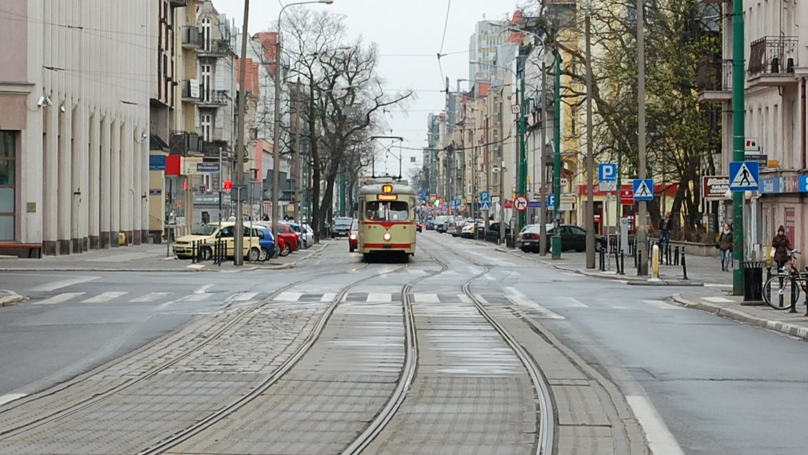 Tramwaj na ul. Dąbrowskiego