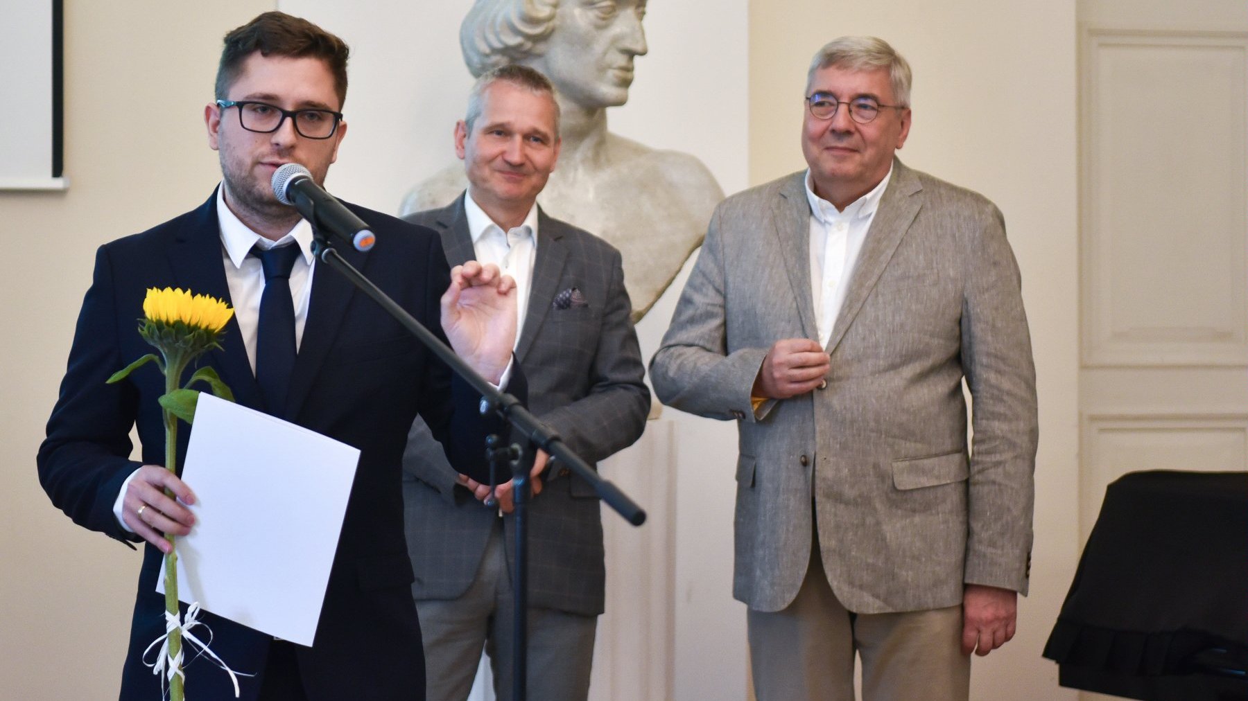 Moment przemówienia jednego z laureatów