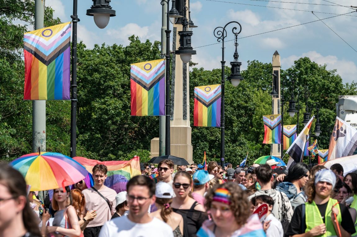 Uczestnicy Marszu Równości na ulicach Poznania - grafika artykułu
