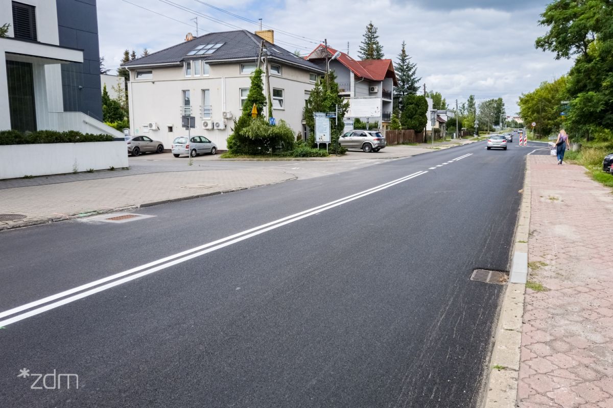 Zdjęcie przedstawia jezdnię. - grafika artykułu