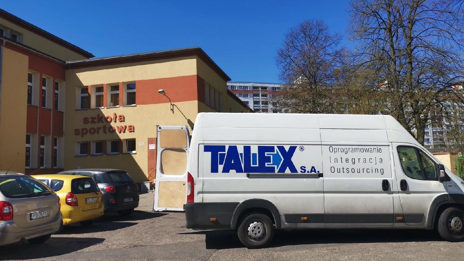 Firma Talex SA przekazała kilkadziesiąt komputerów dla uczniów poznańskich szkół (Szkoła Podstawowa nr 14 w Poznaniu, Szkoła Podstawowa nr 3 w Poznaniu).