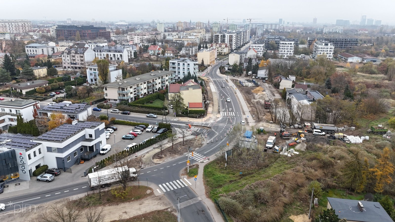 Widok z lotu ptaka na skrzyżowanie ulic Dmowskiego i Dalekej