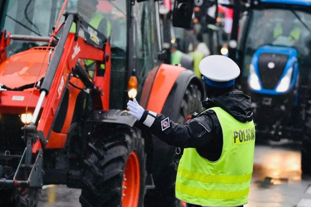 Protest rolników - utrudnienia komunikacyjne - grafika artykułu