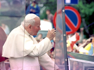 Jan Paweł II w drodze na plac Mickiewicza