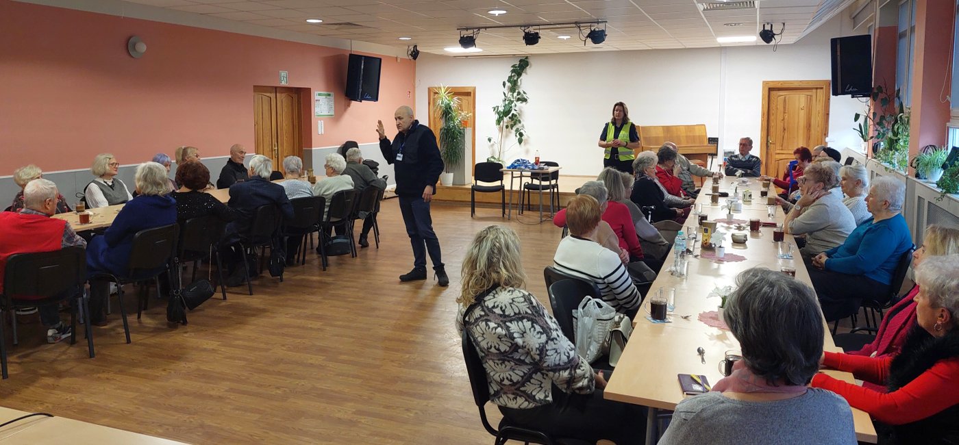 przedstawiciele SMMP informują, ostrzegają zebranych