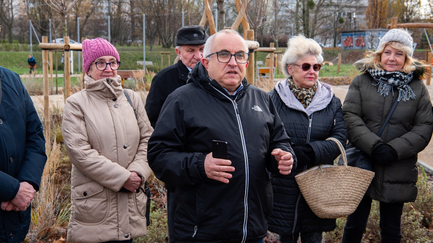 Galeria zdjęć z placu zabaw oraz konferencji na nim