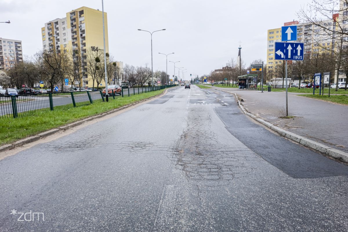 Zniszczona nawierzchnia ul. Promienistej - grafika artykułu