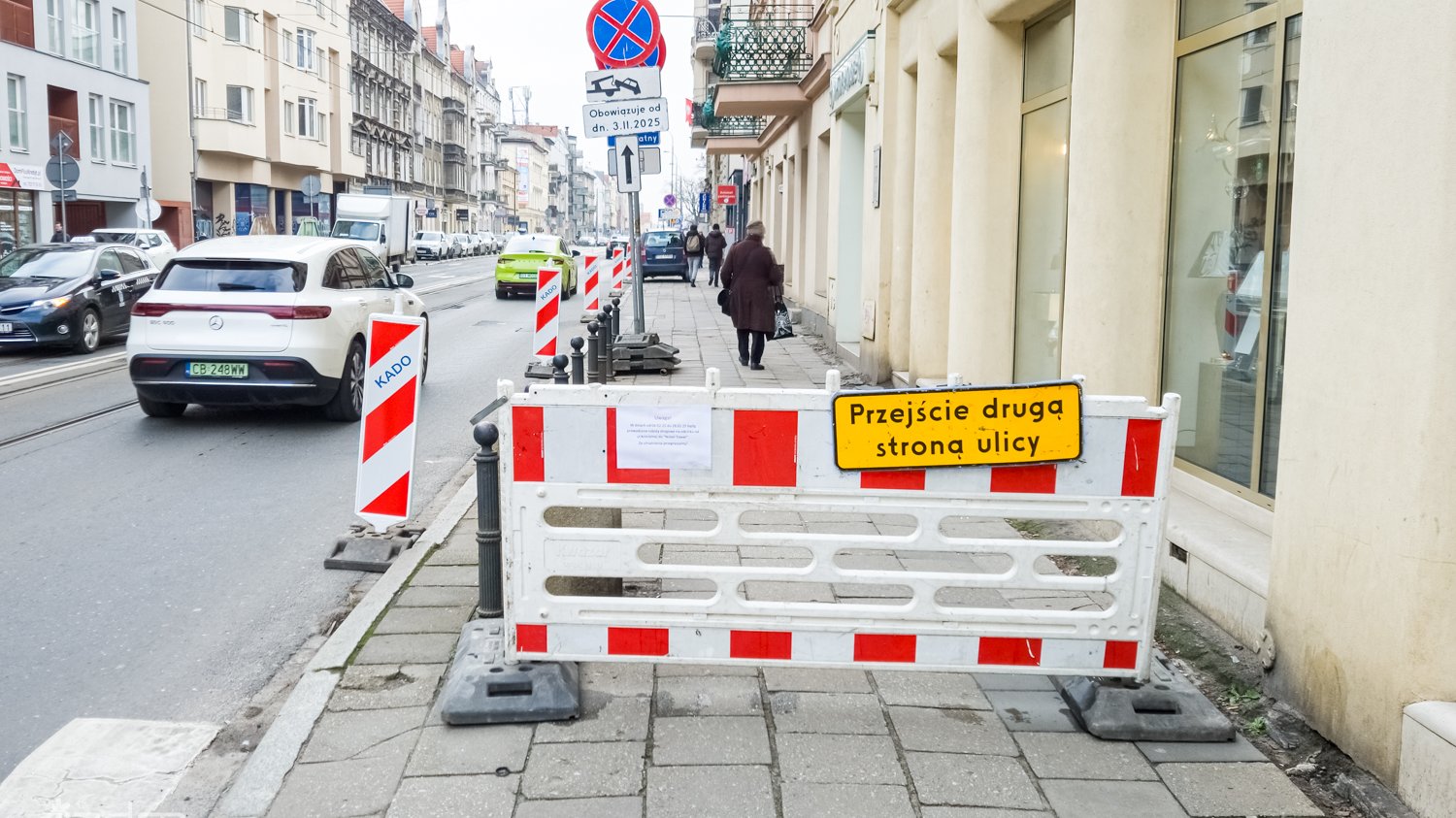 Galeria zdjęć chodnika przy ul. Dąbrowskiego przed remontem