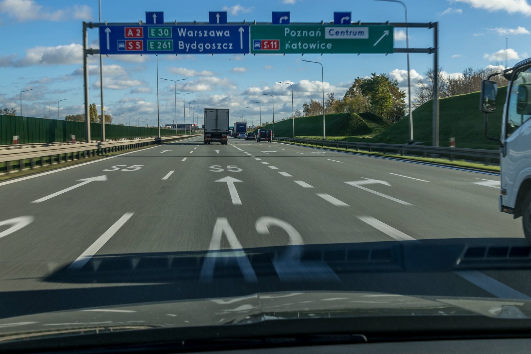 Zdjęcie z autostradowej obwodnicy Poznania - grafika artykułu